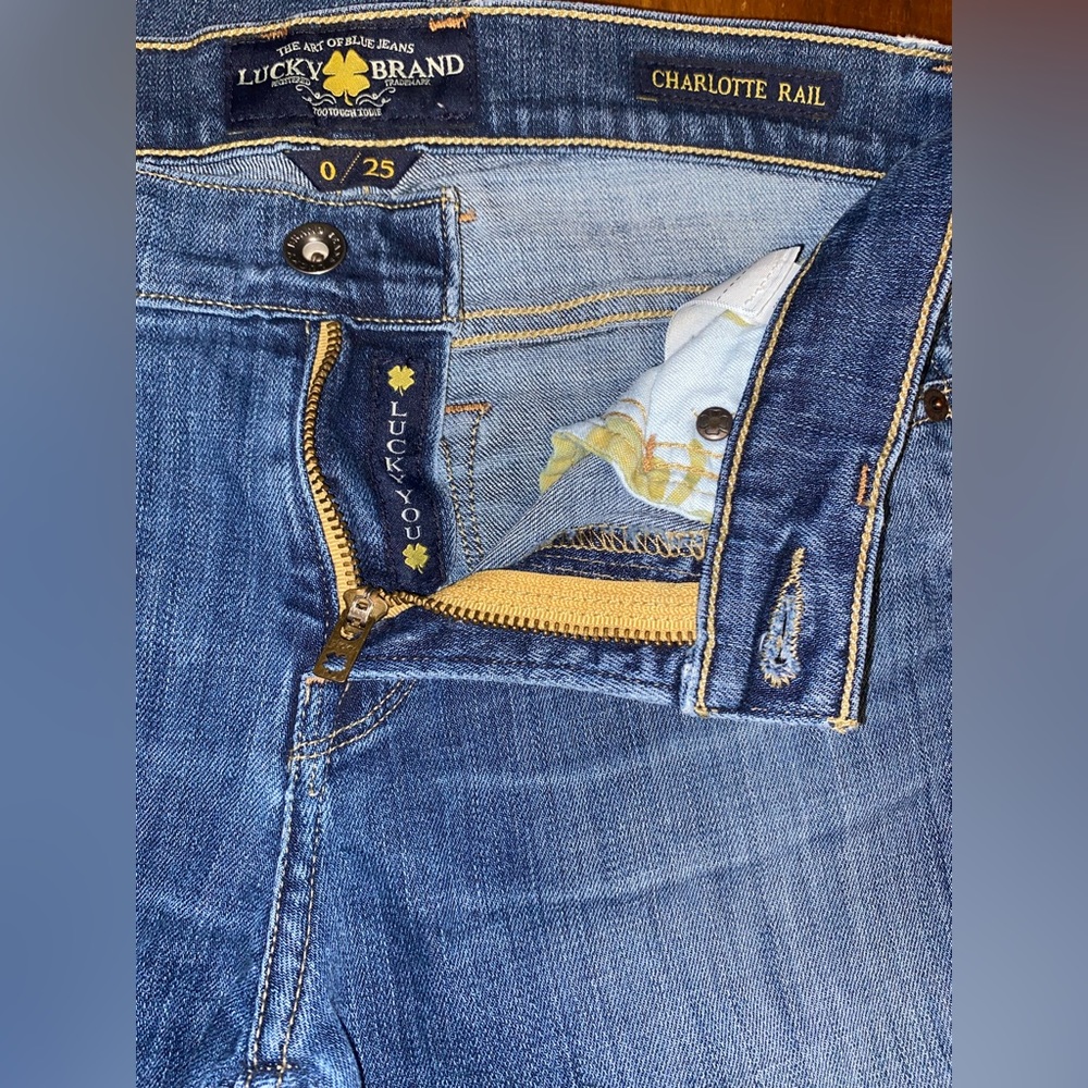 Lucky Brand Charlotte Rail Jeans! Size 0/25